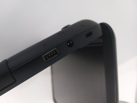 Ноутбук Toshiba Satellite Pro C50 / 15.6" (1366x768) TN LED / Intel Core i3-3110M (2 (4) ядра по 2.4 GHz) / 8 GB DDR3 / 240 GB SSD NEW / Intel HD Graphics 4000 / DVD-RW / HDMI + Беспроводная мышь 