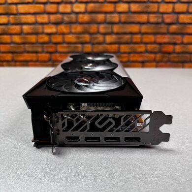 Дискретная видеокарта Sapphire Nitro+ Radeon RX 6900 XT Special Edition OC, 16 GB GDDR6, 256-bit / 1x HDMI, 2x DisplayPort, 1x USB Type-C / (11308-03-20G)