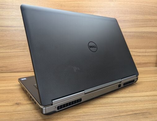 Мобільна робоча станція Dell Precision 7720 / 17.3" (1920x1080) IPS / Intel Core i7-7820HQ (4 (8) ядра по 2.9 - 3.9 GHz) / 64 GB DDR4 / 1000 GB SSD + 2000 GB HDD / nVidia Quadro P5000, 16 GB GDDR5X, 256-bit / WebCam / Windows 10