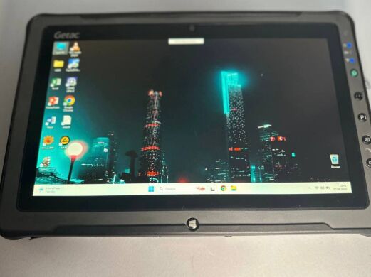 Захищений планшет Б-клас Getac F110 G3 / 11.6" (1366x768) IPS / Intel Core i7-7500U (2 (4) ядра по 2.7 - 3.5 GHz) / 8 GB DDR4 / 256 GB SSD / Intel HD Graphics 520 / Дві батареї