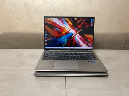 Мобільна робоча станція HP ZBook Firefly 16 G9 / 16" (1920x1200) IPS / Intel Core i5-1240P (12 (16) ядер по 3.3 - 4.4 GHz) / 16 GB DDR5 / 1000 GB SSD M.2 / Intel Iris Xe Graphics / WebCam / Fingerprint