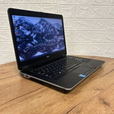 Ноутбук Б-класс Dell Latitude E6440 / 14" (1600x900) TN / Intel Core i5-4300M (2 (4) ядра по 2.6 - 3.3 GHz) / 4 GB DDR3 / 120 GB SSD / AMD Radeon HD 8690M, 2 GB GDDR5, 64-bit / WebCam / DVD-ROM