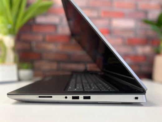 Мобильная рабочая станция Dell Precision 7750 / 17.3" (1920x1080) IPS / Intel Core i9-10885H (8 (16) ядер по 2.4 - 5.3 GHz) / 32 GB DDR4 / 1000 GB SSD M.2 / nVidia Quadro RTX 4000, 8 GB GDDR6, 256-bit / WebCam / Windows 10 Pro