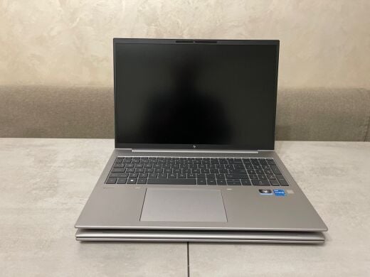 Мобільна робоча станція HP ZBook Firefly 16 G9 / 16" (1920x1200) IPS / Intel Core i5-1240P (12 (16) ядер по 3.3 - 4.4 GHz) / 16 GB DDR5 / 1000 GB SSD M.2 / Intel Iris Xe Graphics / WebCam / Fingerprint