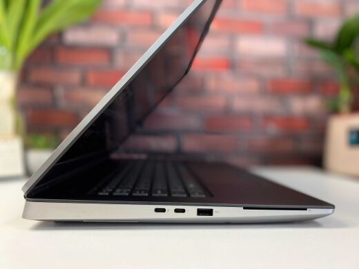 Мобильная рабочая станция Dell Precision 7750 / 17.3" (1920x1080) IPS / Intel Core i9-10885H (8 (16) ядер по 2.4 - 5.3 GHz) / 32 GB DDR4 / 1000 GB SSD M.2 / nVidia Quadro RTX 4000, 8 GB GDDR6, 256-bit / WebCam / Windows 10 Pro