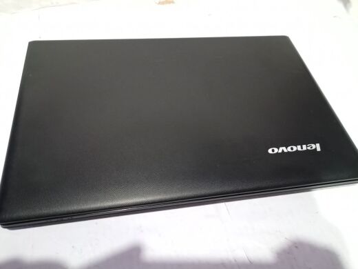 Ноутбук Lenovo IdeaPad G710 / 17.3" (1600x900) TN / Intel Pentium 3550M (2 ядер 2.3 GHz) / 8 GB DDR3 / 240 GB SSD / nVidia GeForce GT 820M, 2 GB DDR3, 128-bit / WebCam / DVD-ROM