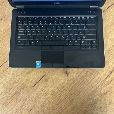 Ноутбук Б-класс Dell Latitude E6440 / 14" (1600x900) TN / Intel Core i5-4300M (2 (4) ядра по 2.6 - 3.3 GHz) / 4 GB DDR3 / 120 GB SSD / AMD Radeon HD 8690M, 2 GB GDDR5, 64-bit / WebCam / DVD-ROM