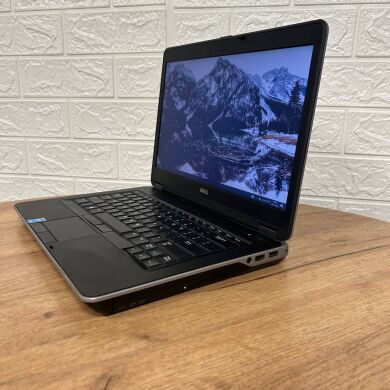 Ноутбук Б-класс Dell Latitude E6440 / 14" (1600x900) TN / Intel Core i5-4300M (2 (4) ядра по 2.6 - 3.3 GHz) / 4 GB DDR3 / 120 GB SSD / AMD Radeon HD 8690M, 2 GB GDDR5, 64-bit / WebCam / DVD-ROM