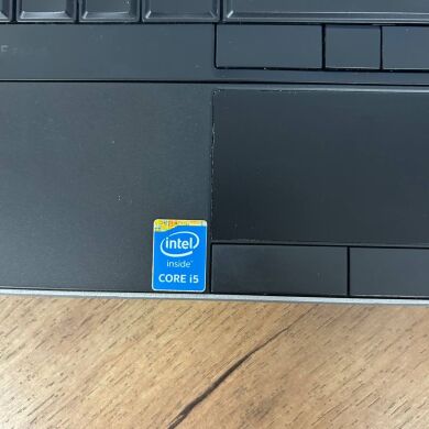 Ноутбук Б-класс Dell Latitude E6440 / 14" (1600x900) TN / Intel Core i5-4300M (2 (4) ядра по 2.6 - 3.3 GHz) / 4 GB DDR3 / 120 GB SSD / AMD Radeon HD 8690M, 2 GB GDDR5, 64-bit / WebCam / DVD-ROM