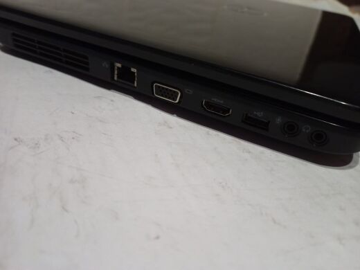 Ноутбук Б-класс Dell Inspiron N5040 / 15.6" (1366x768) TN / Intel Pentium P6200 (2 ядра по 2.13 GHz) / 4 GB DDR3 / 120 GB SSD NEW / Intel HD Graphics / WebCam / Без АКБ Ноутбук Б-класс Dell Inspiron N5040 / 15.6" (1366x768) TN / Intel Pentium P6200 (2 ядра по 2.13 GHz) / 4 GB DDR3 / 120 GB SSD NEW / Intel HD Graphics / WebCam / Без АКБ