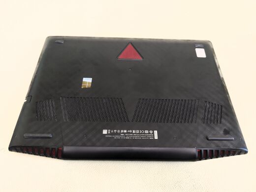 Ігровий ноутбук Lenovo Legion Y720-15ISK / 15.6" (1920x1080) IPS / Intel Core i7-7700HQ (4 (8) ядра по 2.8 - 3.8 GHz) / 16 GB DDR4 / 256 GB SSD / nVidia GeForce GTX 1060, 6 GB GDDR5, 192-bit / WebCam Ігровий ноутбук Lenovo Legion Y720-15ISK / 15.6" (1920x1080) IPS / Intel Core i7-7700HQ (4 (8) ядра по 2.8 - 3.8 GHz) / 16 GB DDR4 / 256 GB SSD / nVidia GeForce GTX 1060, 6 GB GDDR5, 192-bit / WebCam