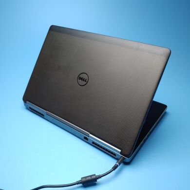 Мобільна робоча станція Dell Precision 7710 / 17.3" (1920x1080) IPS / Intel Core i7-6820HQ (4 (8) ядра по 2.7 - 3.6 GHz) / 16 GB DDR4 / 480 GB SSD / nVidia Quadro M3000M, 4 GB GDDR5, 256-bit / WebCam / Win10 Pro