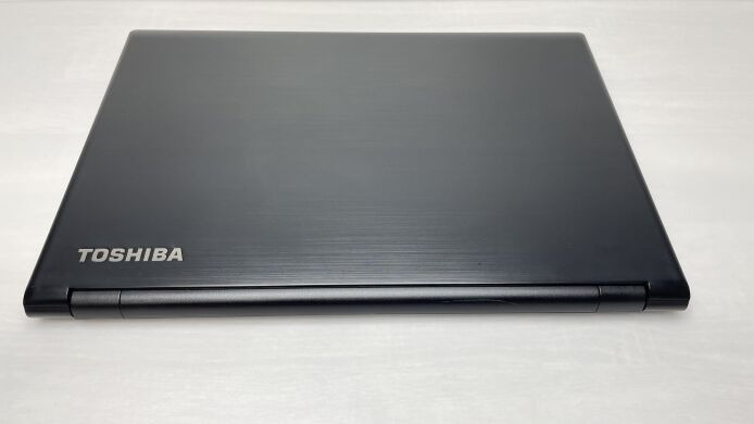 Ноутбук Toshiba Satellite B35 / 15.6" (1366x768) TN / Intel Core i3-5005U (2 (4) ядра по 2.0 GHz) / 8 GB DDR3 / 120 GB SSD NEW / DVD-RW + WebCam USB