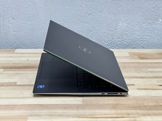 Мобільна робоча станція Dell Precision 5560 / 15.6" (3840x2400) IPS Touch / Intel Core i7-11850H (8 (16) ядра по 2.5 - 4.8 GHz) / 32 GB DDR4 / 512 GB SSD / nVidia Quadro T1200, 4 GB GDDR6, 128-bit / WebCam / Win 11 Pro Мобільна робоча станція Dell Precision 5560 / 15.6" (3840x2400) IPS Touch / Intel Core i7-11850H (8 (16) ядра по 2.5 - 4.8 GHz) / 32 GB DDR4 / 512 GB SSD / nVidia Quadro T1200, 4 GB GDDR6, 128-bit / WebCam / Win 11 Pro