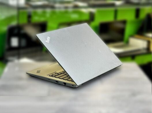 Ноутбук Б-клас Lenovo ThinkPad E480 / 14" (1920x1080) IPS / Intel Core i7-8550U (4 (8) ядра по 1.8 - 4.0 GHz) / 16 GB DDR4 / 256 GB SSD + 1000 GB HDD / AMD Radeon RX 550, 2 GB GDDR5, 64-bit / WebCam