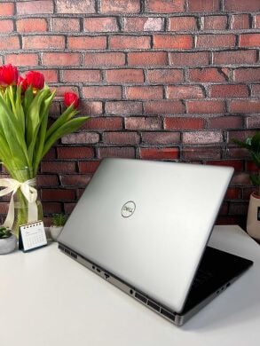 Мобильная рабочая станция Dell Precision 7750 / 17.3" (1920x1080) IPS / Intel Core i9-10885H (8 (16) ядер по 2.4 - 5.3 GHz) / 32 GB DDR4 / 1000 GB SSD M.2 / nVidia Quadro RTX 4000, 8 GB GDDR6, 256-bit / WebCam / Windows 10 Pro