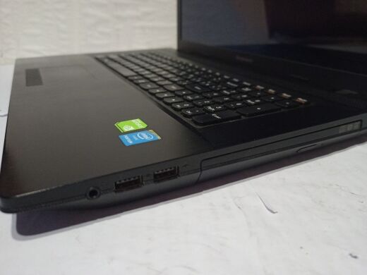 Ноутбук Lenovo IdeaPad G710 / 17.3" (1600x900) TN / Intel Pentium 3550M (2 ядер 2.3 GHz) / 8 GB DDR3 / 240 GB SSD / nVidia GeForce GT 820M, 2 GB DDR3, 128-bit / WebCam / DVD-ROM