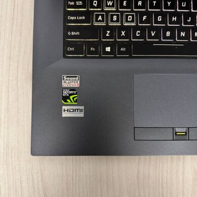 Ігровий ноутбук Eluktronics 17 N870HK / 17.3" (1920x1080) IPS / Intel Core i7-7700HQ (4 (8) ядра по 2.8 - 3.8 GHz) / 16 GB DDR4 / 512 GB SSD NVMe / nVidia GeForce GTX 1050 Ti, 4 GB GDDR5, 128-bit / WebCam