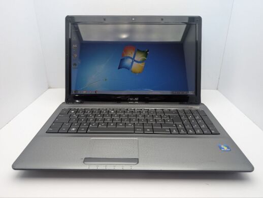 Ноутбук Asus A52F / 15.6" (1366x768) TN / Intel Core i3-380M (2 (4) ядра по 2.5 GHz) / 6 GB DDR3 / 120 GB SSD / Intel Graphics / WebCam / DVD-ROM