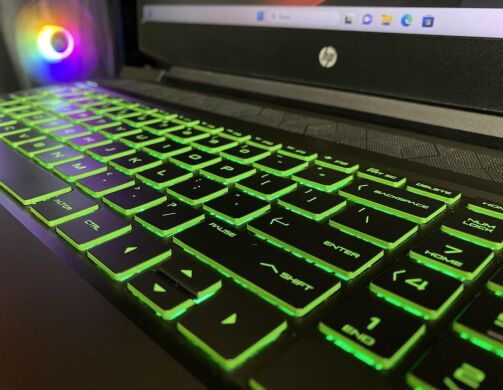 Ноутбук HP Pavilion Gaming 15 / 15.6" (1920x1080) IPS / AMD Ryzen 5 3550H (4 (8) ядра по 2.1 - 3.7 GHz) / 8 GB DDR4 / 256 GB SSD / nVidia GeForce GTX 1050, 3 GB GDDR5, 96-bit / WebCam