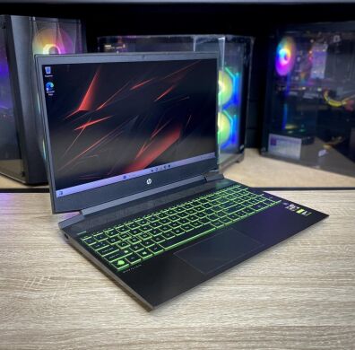 Ноутбук HP Pavilion Gaming 15 / 15.6" (1920x1080) IPS / AMD Ryzen 5 3550H (4 (8) ядра по 2.1 - 3.7 GHz) / 8 GB DDR4 / 256 GB SSD / nVidia GeForce GTX 1050, 3 GB GDDR5, 96-bit / WebCam