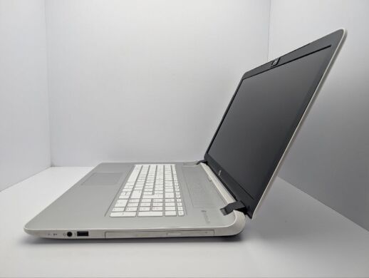 Ноутбук HP 17-1245ng / 17.3" (1600x900) TN / AMD A6-6310 (4 ядра по 1.8 - 2.4 GHz) / 8 GB DDR3 / 120 GB SSD / AMD Radeon R4 Graphics / WebCam / DVD-ROM