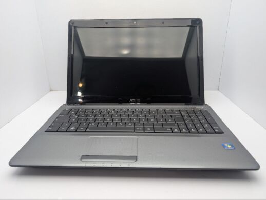 Ноутбук Asus A52F / 15.6" (1366x768) TN / Intel Core i3-380M (2 (4) ядра по 2.5 GHz) / 6 GB DDR3 / 120 GB SSD / Intel Graphics / WebCam / DVD-ROM