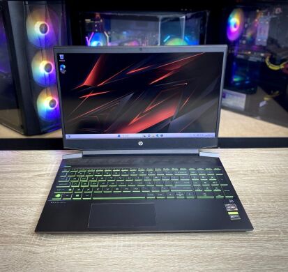 Ноутбук HP Pavilion Gaming 15 / 15.6" (1920x1080) IPS / AMD Ryzen 5 3550H (4 (8) ядра по 2.1 - 3.7 GHz) / 8 GB DDR4 / 256 GB SSD / nVidia GeForce GTX 1050, 3 GB GDDR5, 96-bit / WebCam