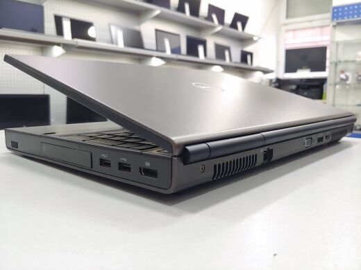 Dell Precision M4800 / 15.6" (1366x768) TN / Intel Core i7-4702MQ (4 (8) ядра по 2.2 - 3.2 GHz) / 8 GB DDR3 / 240 GB SSD / AMD FirePro M5100, 2 GB / DVD-RW