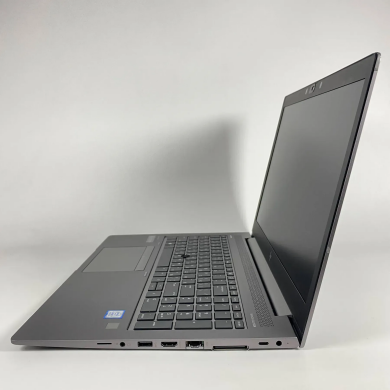 Мобильная рабочая станция Б-класс HP Zbook 15U G5 / 15.6" (1920x1080) IPS / Intel Core i7-8550U (4 (8) ядра по 1.8 - 4.0 GHz) / 16 GB DDR4 / 512 GB SSD / AMD Radeon Pro WX 3100, 2 GB GDDR5, 128-bit / WebCam / TouchID