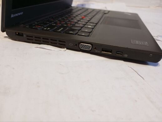 Нетбук Б-клас Lenovo ThinkPad X240 / 12.5" (1366x768) TN / Intel Core i5-4200U (2 (4) ядра по 1.6 - 2.6 GHz) / 8 GB DDR3 / 120 GB SSD / Intel HD Graphics 4400 / WebCam