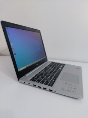 Ноутбук Б-класс Dell Inspiron 15 5570 / 15.6" (1920x1080) TN / Intel Core i5-8250U (4 (8) ядра по 1.6 - 3.4 GHz) / 16 GB DDR4 / 240 GB SSD + 500 GB HDD / AMD Radeon 530, 2 GB GDDR5, 64-bit / WebCam + Беспроводная мышка