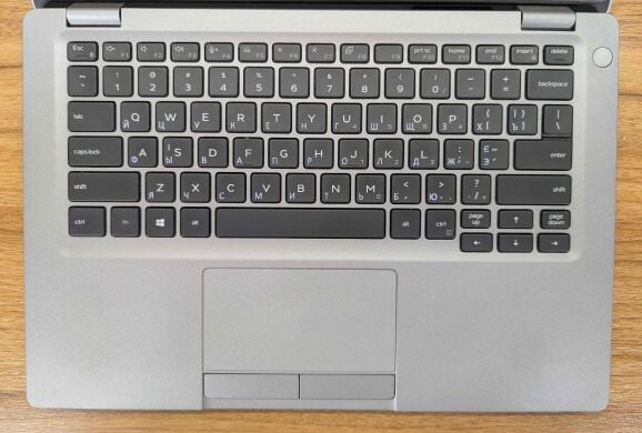 Ноутбук Б-класс Dell Latitude 5310 / 13.3" (1920x1080) IPS / Intel Core i7-10610U (4 (8) ядра по 1.8 - 4.9 GHz) / 8 GB DDR4 / 256 GB SSD / Intel UHD Graphics / WebCam / Windows 10