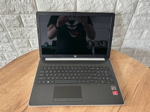 Ноутбук Б-клас HP 15-db0005dx / 15.6" (1366x768) TN Touch / AMD Ryzen 5 2500U (4 (8) ядра по 2.0 - 3.6 GHz) / 8 GB DDR4 / 128 GB SSD / AMD Radeon Vega 8 Graphics / WebCam / HDMI
