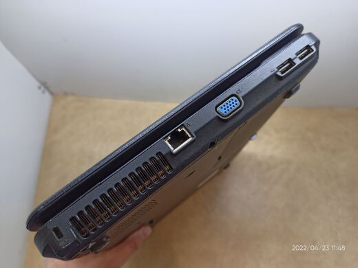 Ноутбук Б-класс Lenovo G450 / 14" (1366x768) TN / Intel Pentium T4400 (2 ядра по 2.2 GHz) / 4 GB DDR3 / 320 GB HDD / Intel GMA 4500 Graphics / WebCam / DVD-ROM