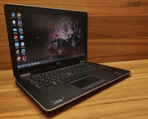Ноутбук Dell Latitude E7440 / 14" (1366x768) TN / Intel Core i5-4300U (2 (4) ядра по 1.9 - 2.9 GHz) / 8 GB DDR3 / 256 GB SSD / Intel HD Graphics 4400 / WebCam / Windows 10