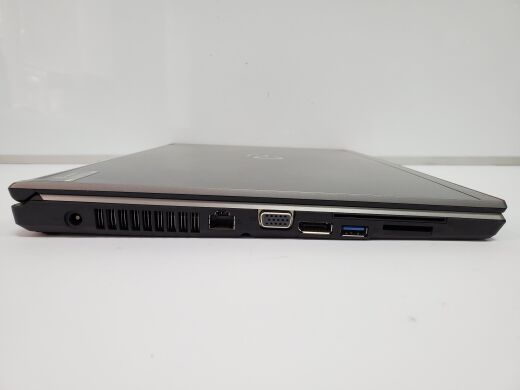 Ноутбук Fujitsu LifeBook E754 / 15.6" (1366x768) TN LED / Intel Core i3-4100M (2 (4) ядра по 2.5 GHz) / 8 GB DDR3 / 120 GB SSD NEW / USB 3.0 / HDMI / DP