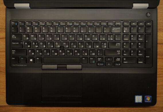 Ноутбук робоча станція Б-клас Dell Precision 3510 / 15.6" (1920x1080) IPS / Intel Core i7-6700HQ (4 (8) ядра по 2.6 - 3.5 GHz) / 16 GB DDR4 / 512 GB SSD / AMD FirePro W5130M, 2 GB GDDR5, 128-bit / WebCam / Windows 10
