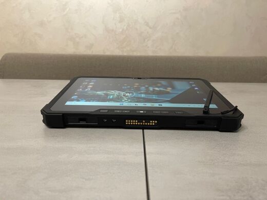 Захищений планшет Dell Latitude 7212 Rugged / 11.6'' (1920x1080) IPS / Intel Core i5-7300U (2 (4) ядра по 2.6 - 3.5 GHz) / 8 GB DDR3 / 256 GB SSD M.2 / Intel HD Graphics 620 / WebCam / Стилус / Клавіатура