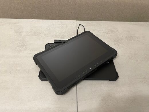 Захищений планшет Dell Latitude 7212 Rugged / 11.6'' (1920x1080) IPS / Intel Core i5-7300U (2 (4) ядра по 2.6 - 3.5 GHz) / 8 GB DDR3 / 256 GB SSD M.2 / Intel HD Graphics 620 / WebCam / Стилус / Клавіатура
