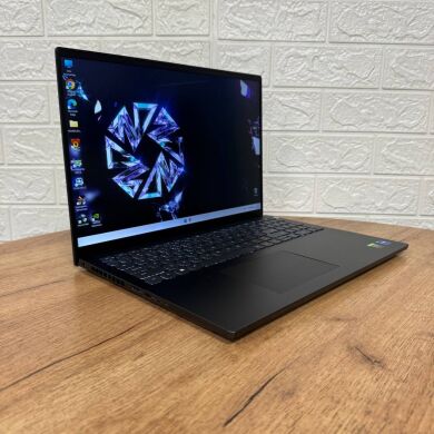 Ігровий ноутбук Dell Vostro 7620 / 16" (1920x1200) IPS / Intel Core i7-12700H (14 (20) ядер по 3.5 - 4.7 GHz) / 16 GB DDR4 / 512 GB SSD / nVidia GeForce RTX 3050 Ti, 4 GB GDDR6, 128-bit / WebCam