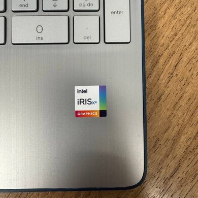 Ультрабук Б-клас HP 15-dy2762wm / 15.6" (1920x1080) TN / Intel Core i7-1165G7 (4 (8) ядра по 2.8 - 4.7 GHz) / 16 GB DDR4 / 512 GB SSD / Intel Iris Xe Graphics / WebCam