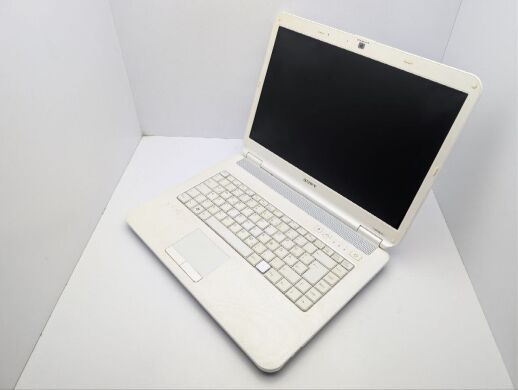 Ноутбук Sony VGN NS21S / 15.4" (1280x800) TN / Intel Core 2 Duo T6400 (2 ядра по 2.0 GHz) / 4 GB DDR2 / 250 GB HDD / AMD Radeon HD 3430, 256 MB GDDR2, 64-bit / WebCam / DVD-ROM / Без АКБ