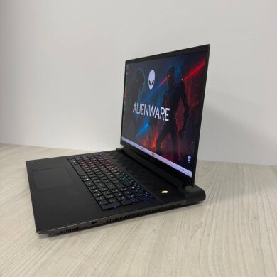 Ігровий ноутбук Dell Alienware m18 R1 / 18" (2560x1600) IPS / Intel Core i9-13900HX (24 (32) ядер по 2.2 - 5.4 GHz) / 32 GB DDR5 / 1000 GB SSD NVMe / nVidia GeForce RTX 4080, 12 GB GDDR6, 192-bit / WebCam