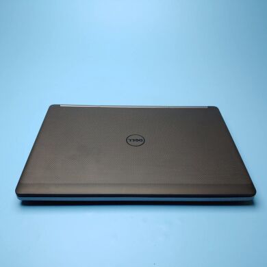 Мобільна робоча станція Dell Precision 7720 / 17.3" (1920x1080) IPS / Intel Core i7-7820HQ (4 (8) ядра по 2.9 - 3.9 GHz) / 32 GB DDR4 / 512 GB SSD / nVidia Quadro P3000, 6 GB GDDR5, 192-bit / WebCam / Win 10 Pro