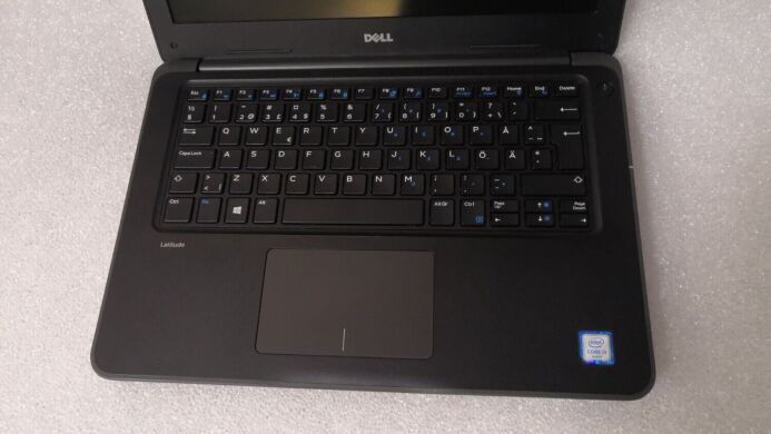 Ноутбук Dell Latitude E3380 / 13.3" (1366x768) TN / Intel Core i3-6006U (2 (4) ядра по 2.0 GHz) / 4 GB DDR4 / 120 GB SSD / Intel HD Graphics 520 / WebCam