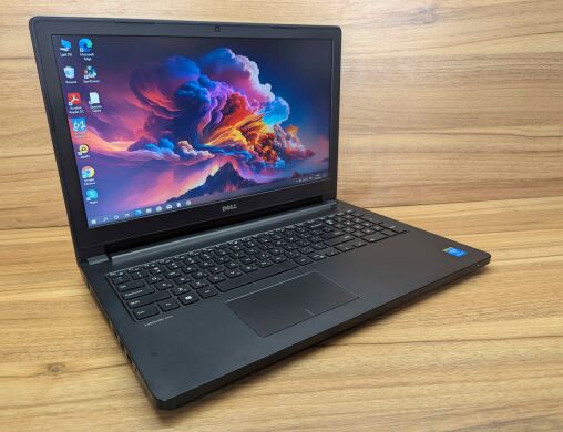 Ноутбук Б-класс Dell Latitude 3560 / 15.6" (1366x768) TN / Intel Core i5-5200U (2 (4) ядра по 2.2 - 2.7 GHz) / 8 GB DDR3 / 240 GB SSD / Intel HD Graphics 5500 / WebCam / Windows 10