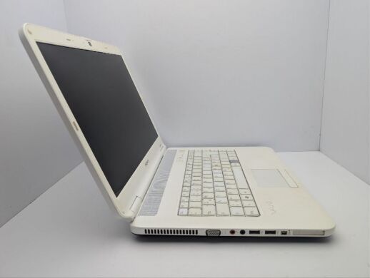 Ноутбук Sony VGN NS21S / 15.4" (1280x800) TN / Intel Core 2 Duo T6400 (2 ядра по 2.0 GHz) / 4 GB DDR2 / 250 GB HDD / AMD Radeon HD 3430, 256 MB GDDR2, 64-bit / WebCam / DVD-ROM / Без АКБ