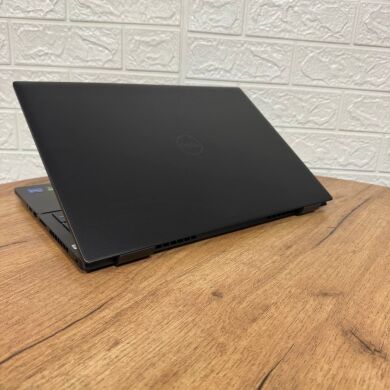 Ігровий ноутбук Dell Vostro 7620 / 16" (1920x1200) IPS / Intel Core i7-12700H (14 (20) ядер по 3.5 - 4.7 GHz) / 16 GB DDR4 / 512 GB SSD / nVidia GeForce RTX 3050 Ti, 4 GB GDDR6, 128-bit / WebCam