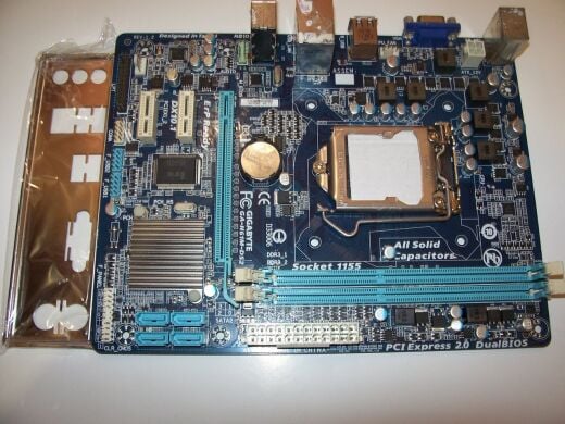 Материнська плата Gigabyte GA-H61M-S1 / socket LGA1155